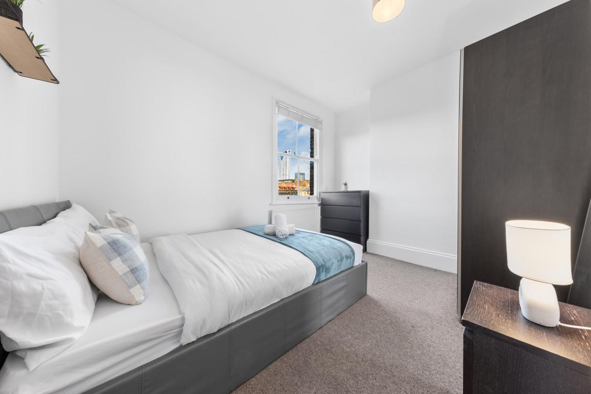 Luxury 4 Bedroom Flat With Stunning Shard View From Terrace In Central London! Next To Station, Sleeps 9 Ngoại thất bức ảnh