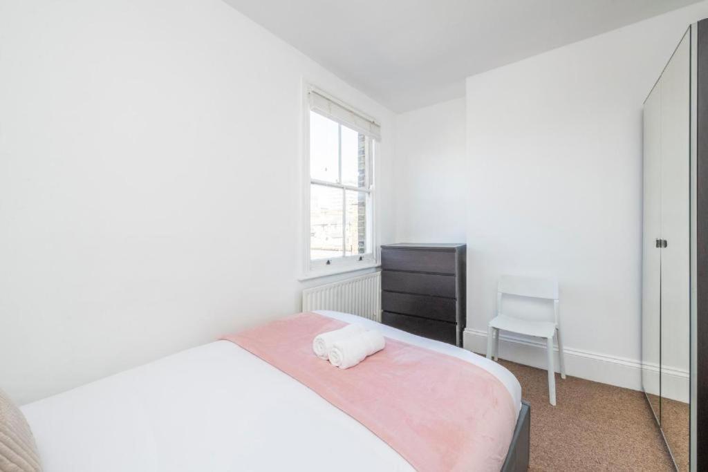 Luxury 4 Bedroom Flat With Stunning Shard View From Terrace In Central London! Next To Station, Sleeps 9 Phòng bức ảnh