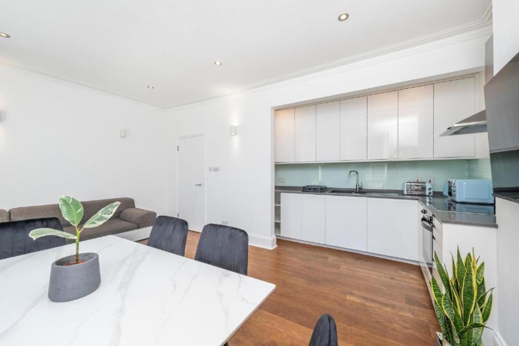 Luxury 4 Bedroom Flat With Stunning Shard View From Terrace In Central London! Next To Station, Sleeps 9 Phòng bức ảnh