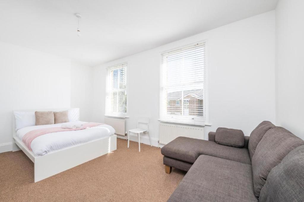 Luxury 4 Bedroom Flat With Stunning Shard View From Terrace In Central London! Next To Station, Sleeps 9 Phòng bức ảnh