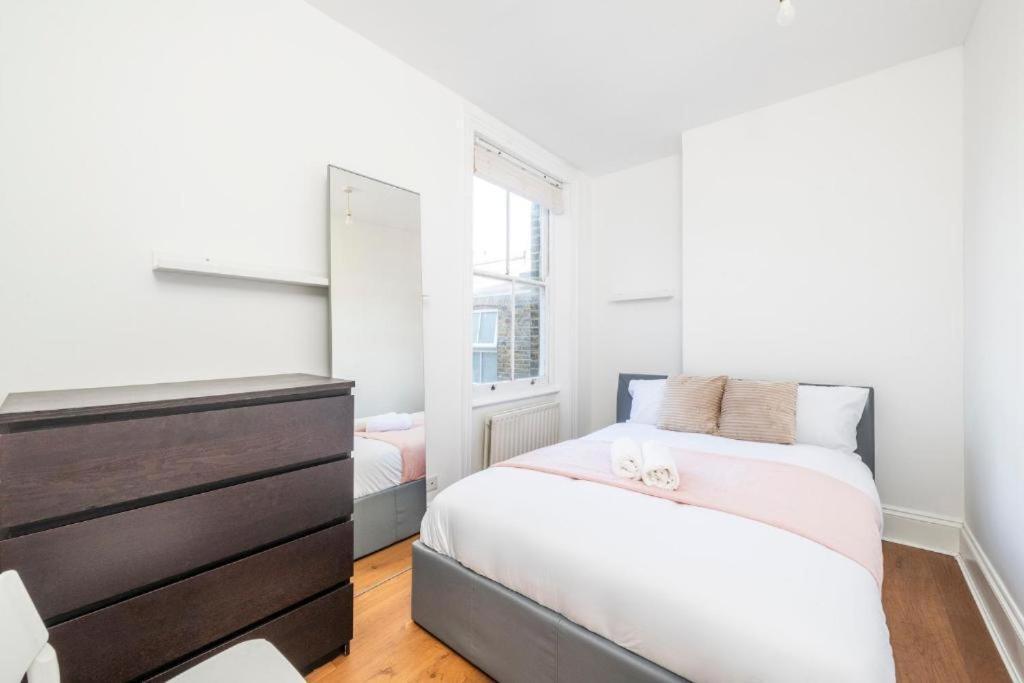 Luxury 4 Bedroom Flat With Stunning Shard View From Terrace In Central London! Next To Station, Sleeps 9 Phòng bức ảnh